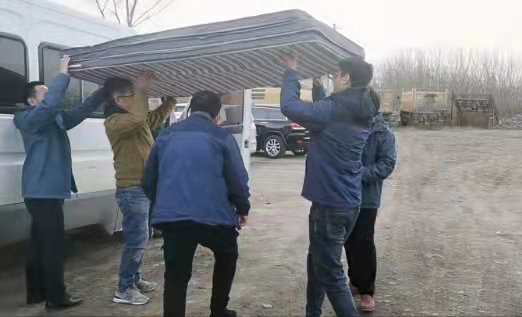 齊心協(xié)力，整理物資準備出發(fā)