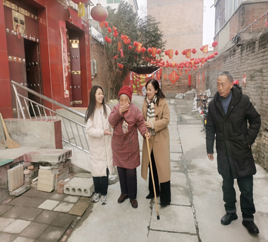 瑟瑟冬日 暖暖溫情——公司黨委、工會(huì)開(kāi)展“送溫暖、送祝?！被顒?dòng)